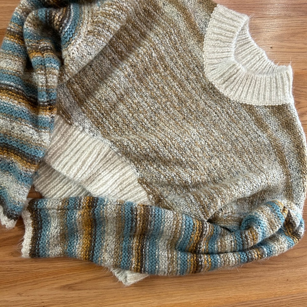 Urban Outfitters Textured Knit Sweater cropped mid